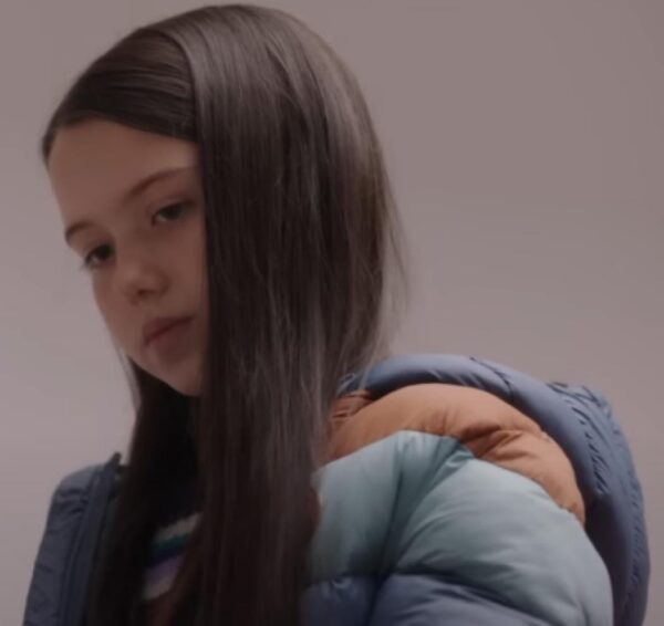 M3GAN VIOLET MCGRAW BLUE PUFFER PARACHUTE JACKET - Elevate Your Winter Style with Cady's Fashionable Ensemble - Image 3